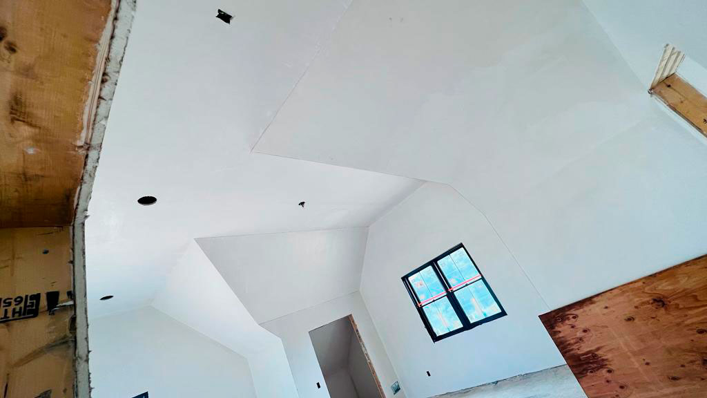 Transform your space with precision and professionalism. Our team specializes in residential and commercial drywall installation services in Lincoln, New Hampshire. Elevate your interiors with Garra Plastering today!